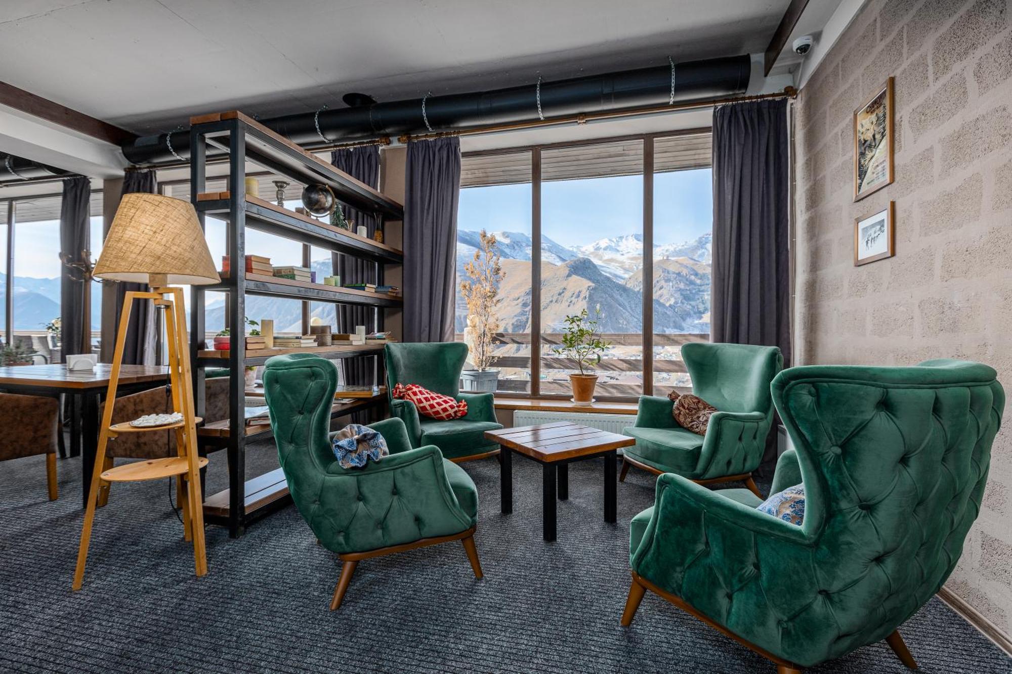 Alpine Lounge Boutique Hotel Kazbegi Dış mekan fotoğraf