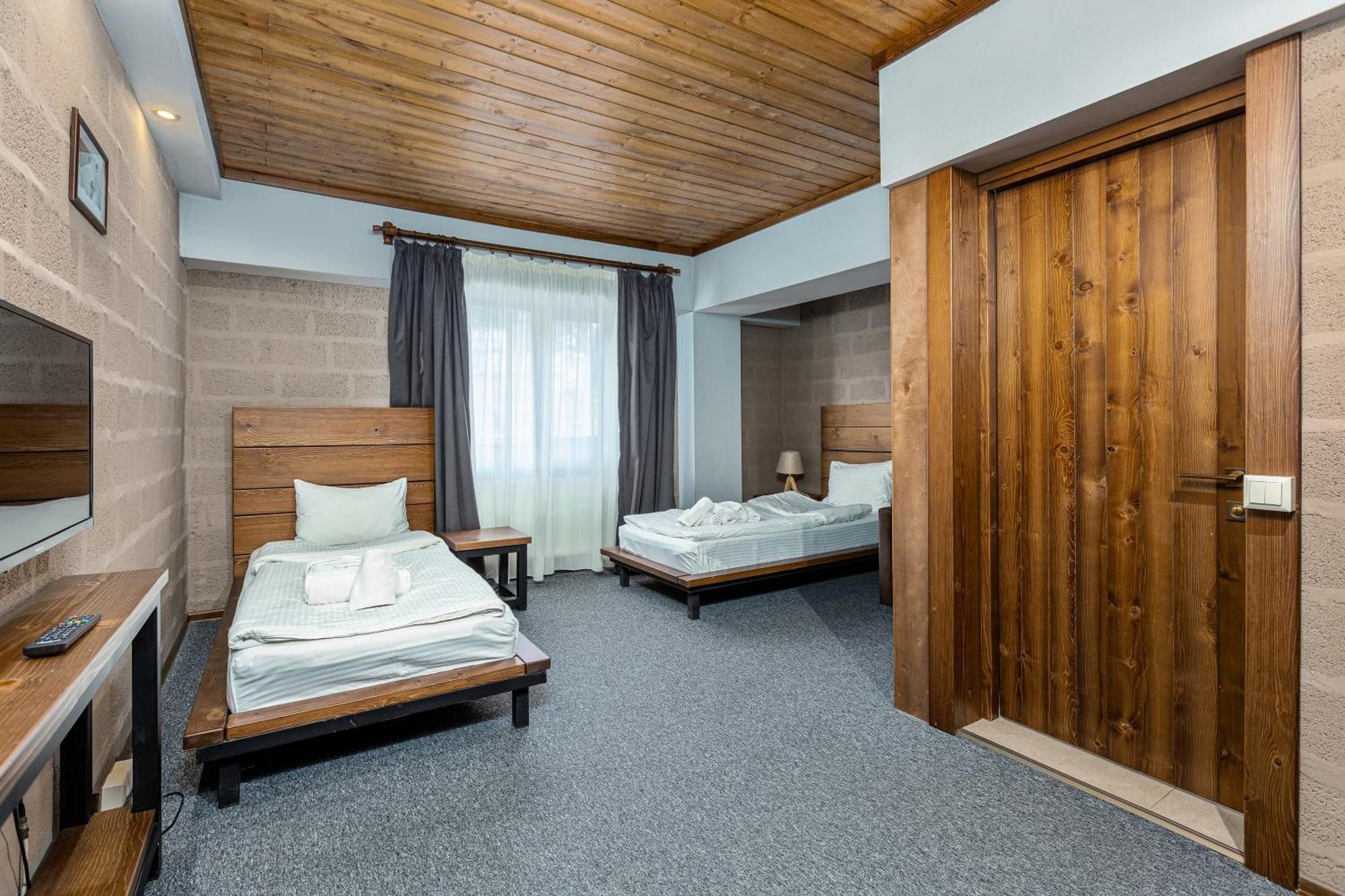 Alpine Lounge Boutique Hotel Kazbegi Oda fotoğraf