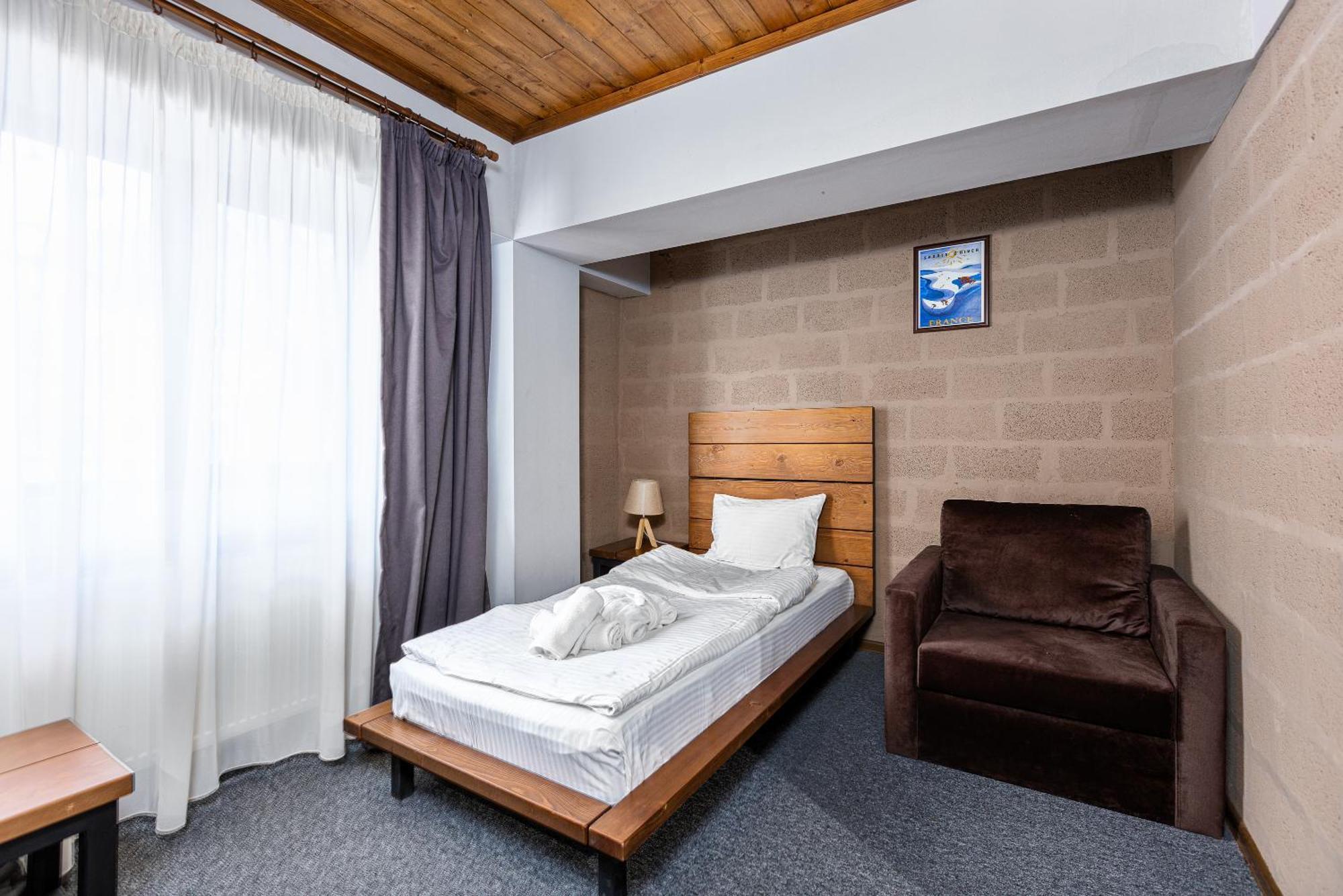 Alpine Lounge Boutique Hotel Kazbegi Oda fotoğraf