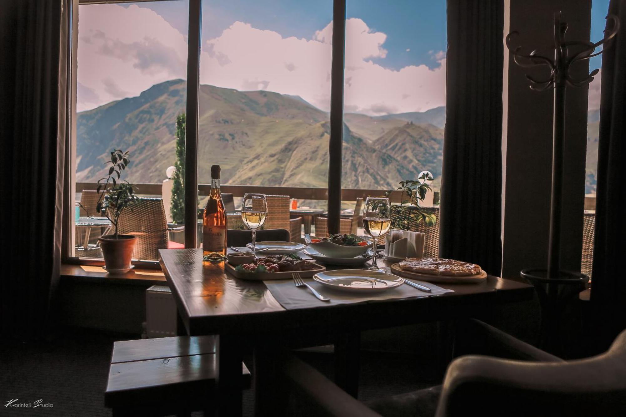 Alpine Lounge Boutique Hotel Kazbegi Dış mekan fotoğraf