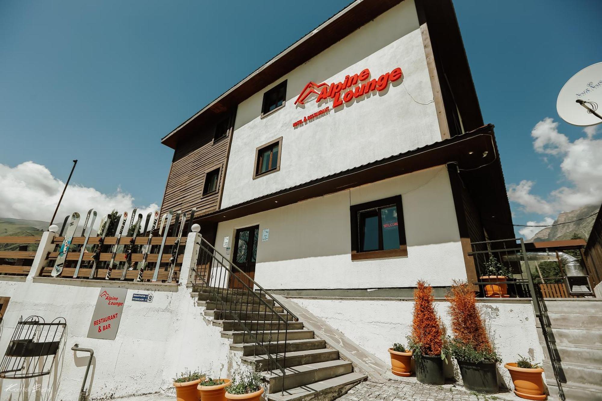 Alpine Lounge Boutique Hotel Kazbegi Dış mekan fotoğraf