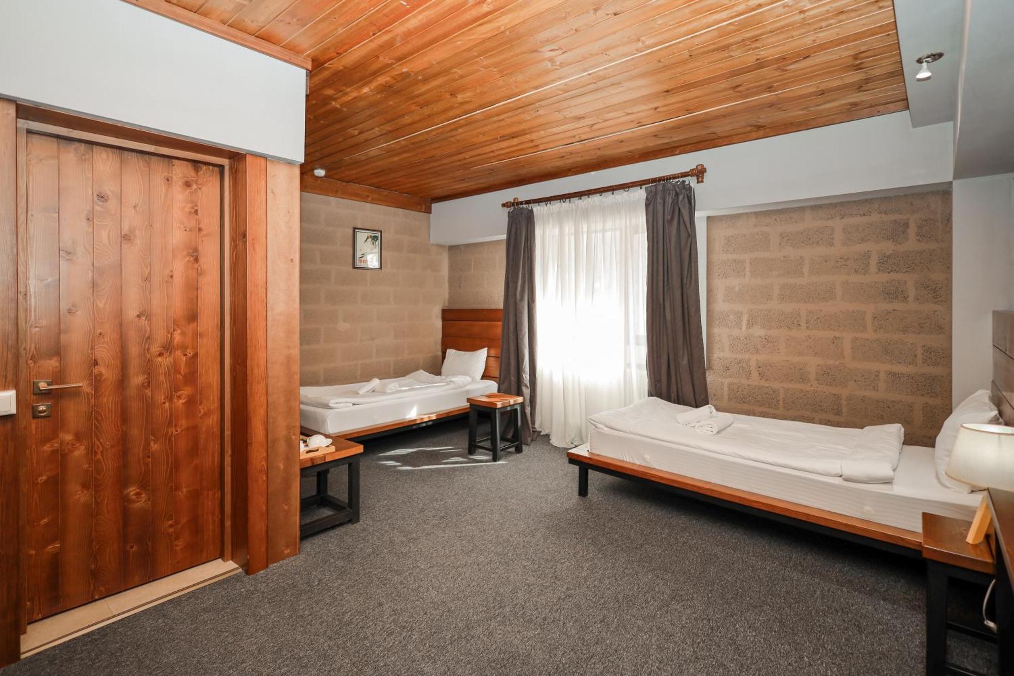Alpine Lounge Boutique Hotel Kazbegi Dış mekan fotoğraf