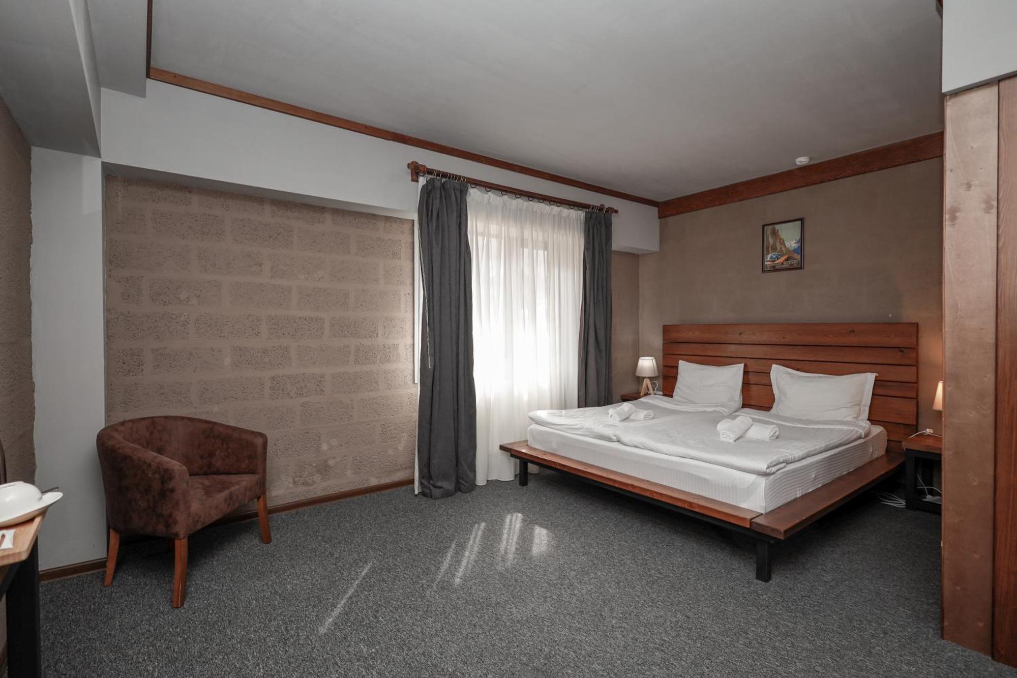 Alpine Lounge Boutique Hotel Kazbegi Dış mekan fotoğraf
